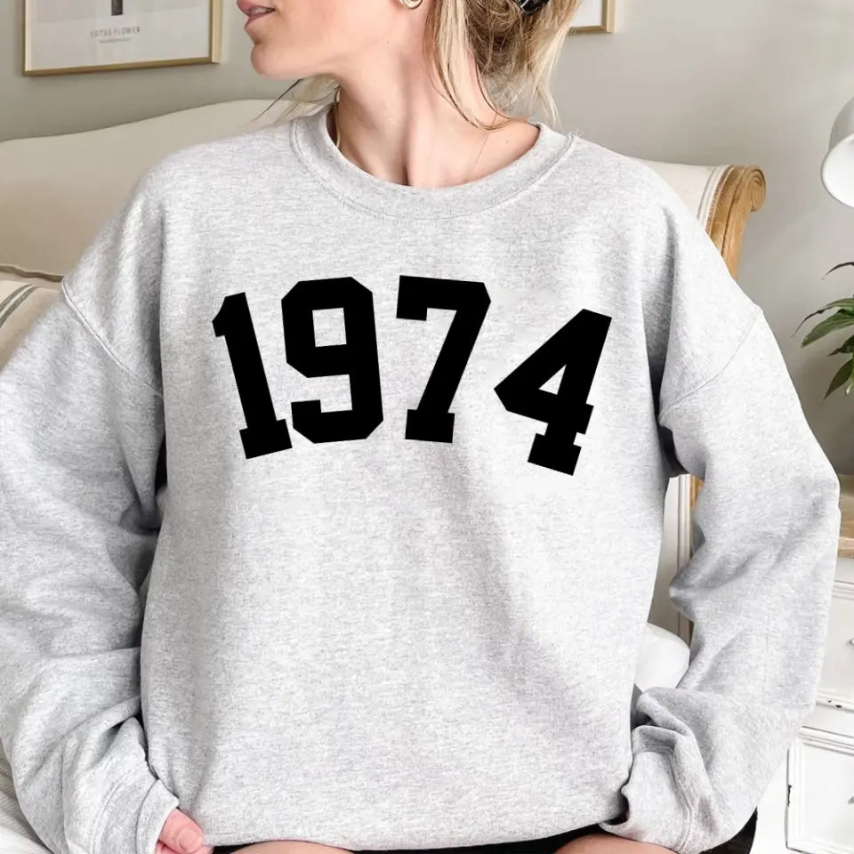 Happy 50th Birthday Gifts Sweatshirt for Women, Custom Years 1954 Birthday Sweatshirt